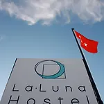 La Luna ホステル *