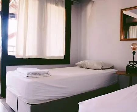 La Luna * Αλικαρνασσός